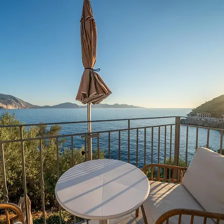 Assos Rockshore By The Sea Апартаменты *