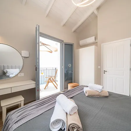 Assos Rockshore By The Sea Apartment