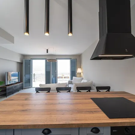 Apartment Assos Rockshore By The Sea *