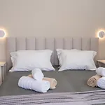 Apartment Assos Rockshore By The Sea *