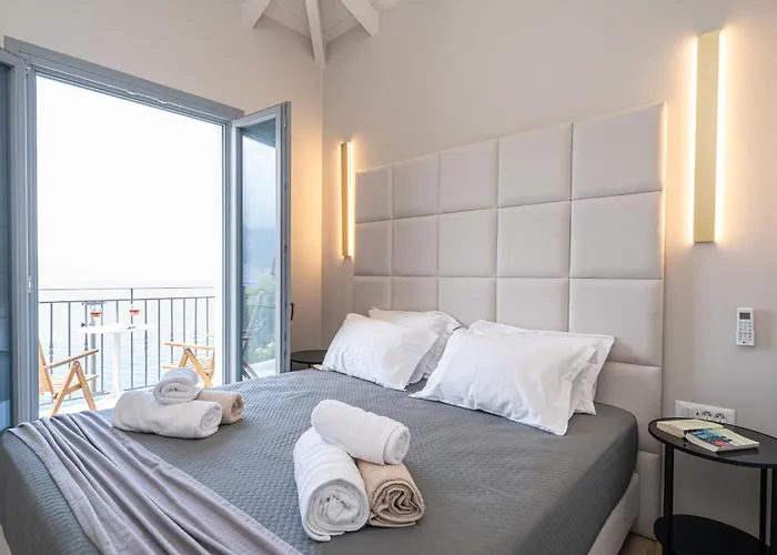 Assos Rockshore By The Sea *
